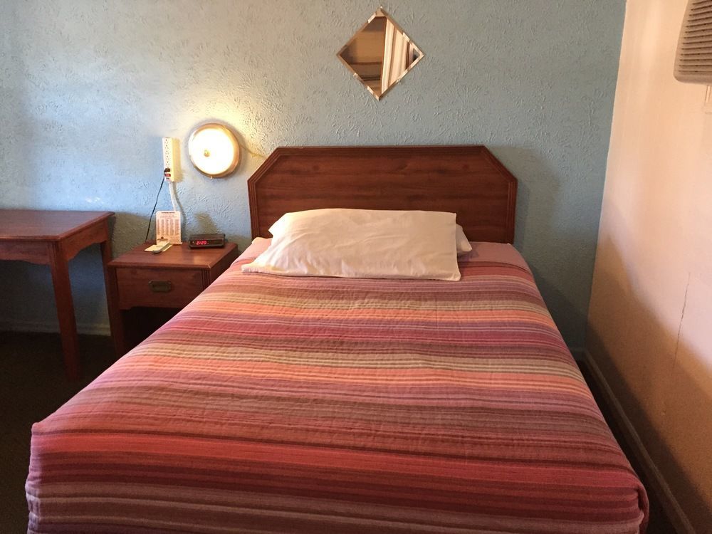 Cooper Motel Tuscola Εξωτερικό φωτογραφία